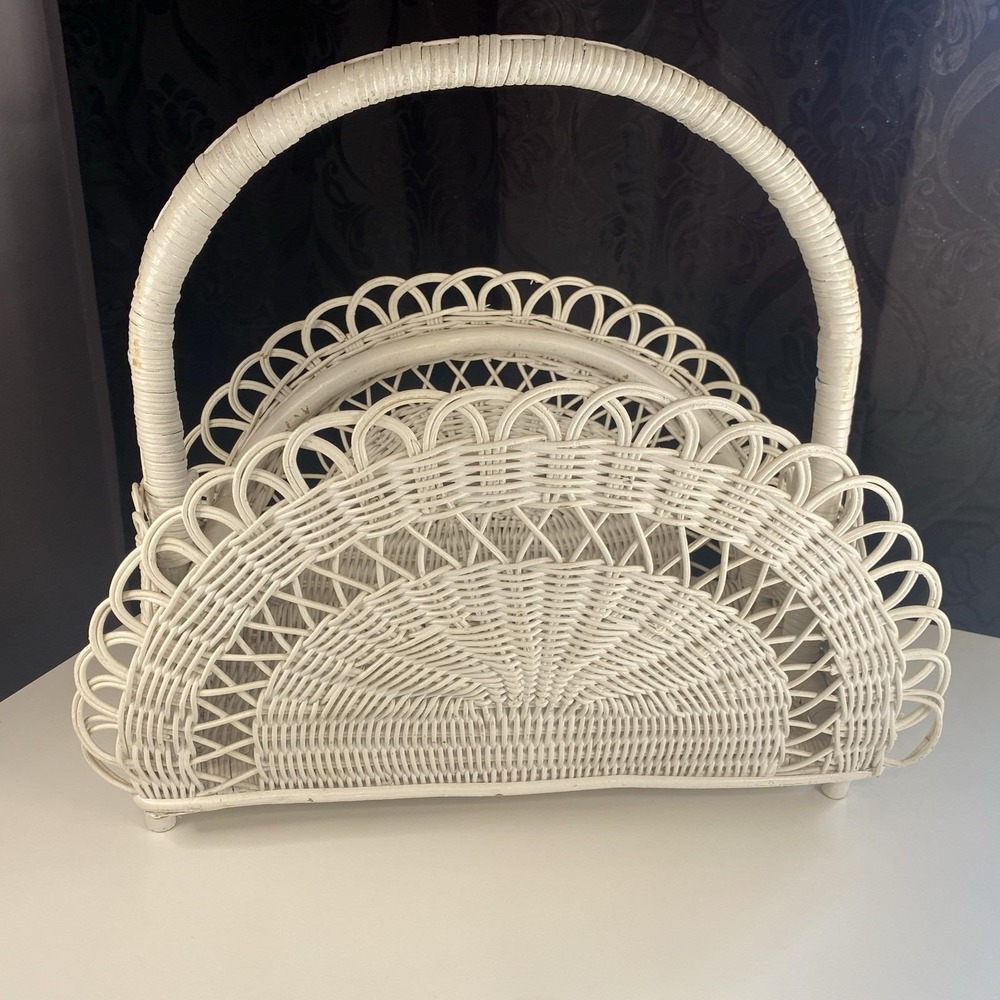 Vintage White Magazine Holder Storage Wicker Cottage Granny Country Boho Retro